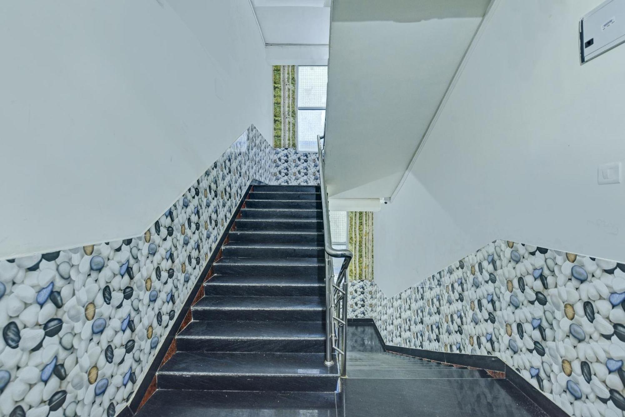 Hotel O Jagat Palace Ранчи Экстерьер фото